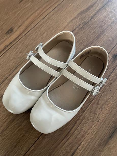 Lakovky, reserved,30