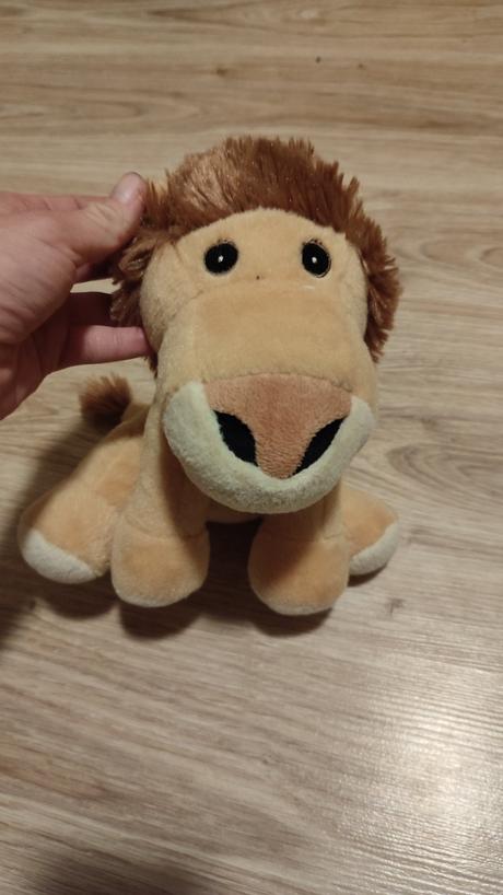 Lev plyšový,