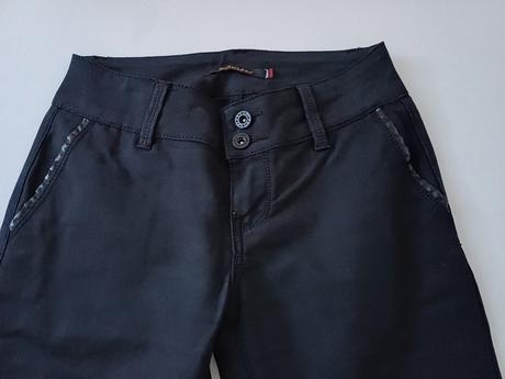 Čierne nohavice, dromedar,26