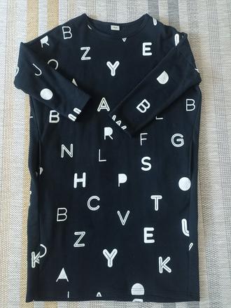 Mile písmenkové oversize šaty, xs