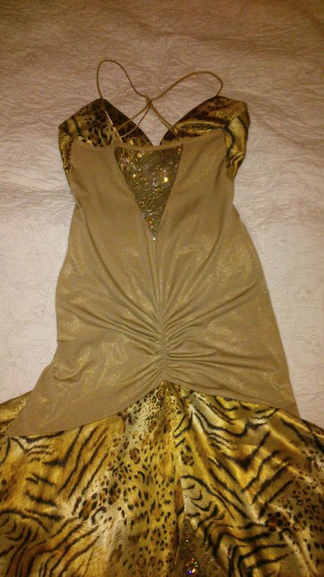 Zlaté atypické šaty, 38