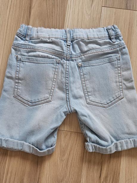 Bledé kraťasy, pepco,122