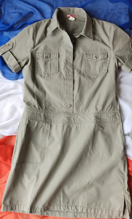 Army šaty, m