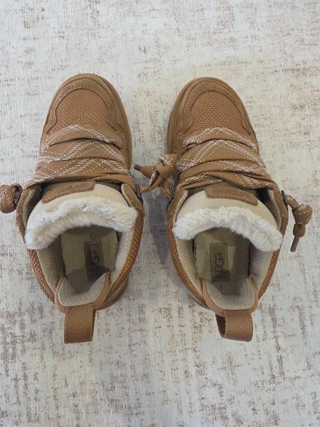 Ugg, ugg,37