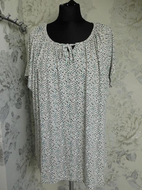 Kvalitna tričkova bluzka, 48