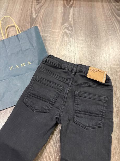 Zara čierne vyšuchane rifle na 4-5 rokov, zara,110