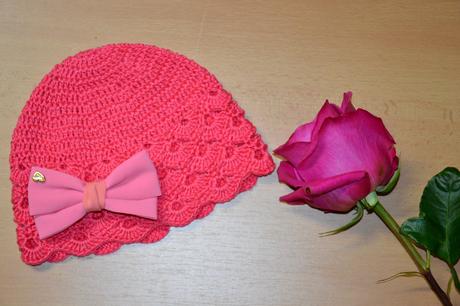 Háčkovaná čiapočka s kvetom, <50 - 158