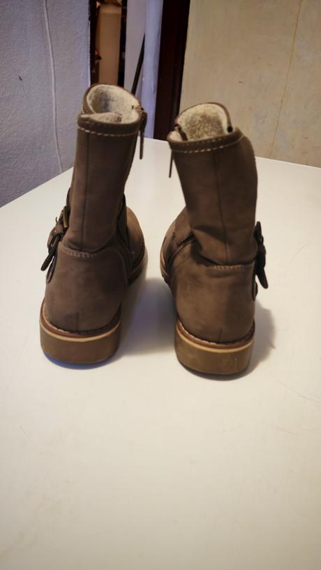 Čižmy, clara barson,37