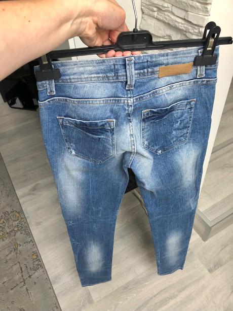 Úzke rifle, pull&bear,34