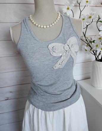 Krásne šedé tričko, 36