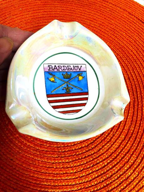 Perleťový popolník,