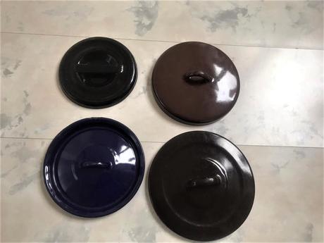 Staré smaltované prikrývky 4 ks, 