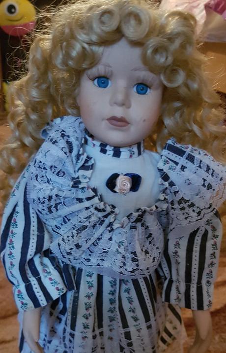 Porcelánová bábika, 