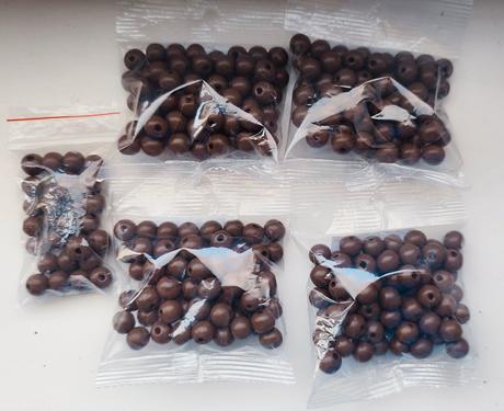 Hnedé drevenné korálky, 