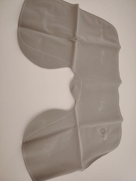 Nafukovací cestovný vankúšik na krk, 