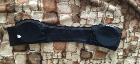 Čierna podprsenka bez ramienok, s