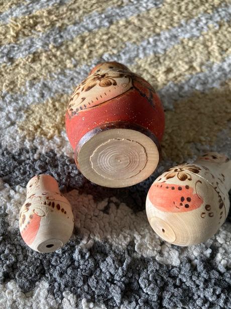 Drevená menšia matrioška, 