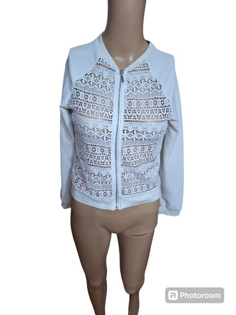 Dámsky svetrík na zapínanie s čipkou, s