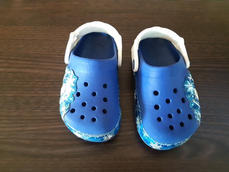 Frozen crocs, crocs,25