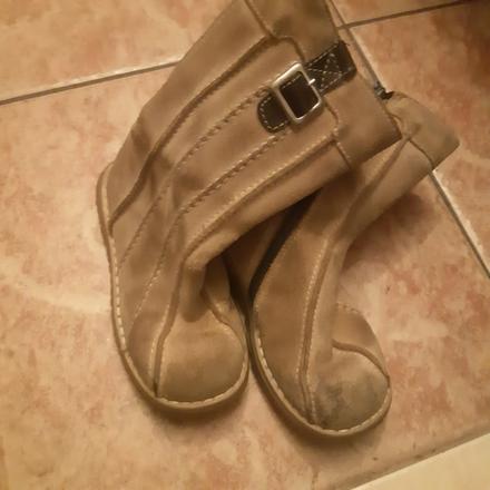 Dievčenské cizmicky, 25