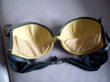 Med olivovožtozlatá , 75b