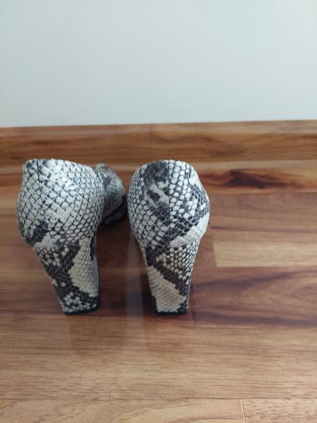 Nové kožené lodičky 35, 35