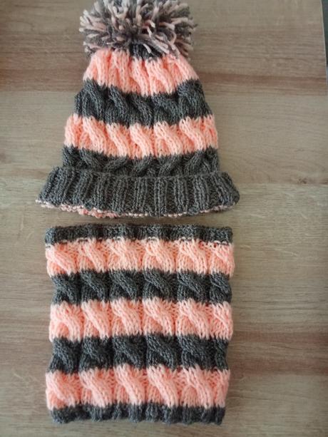 Set čiapka a nákrčník, 62