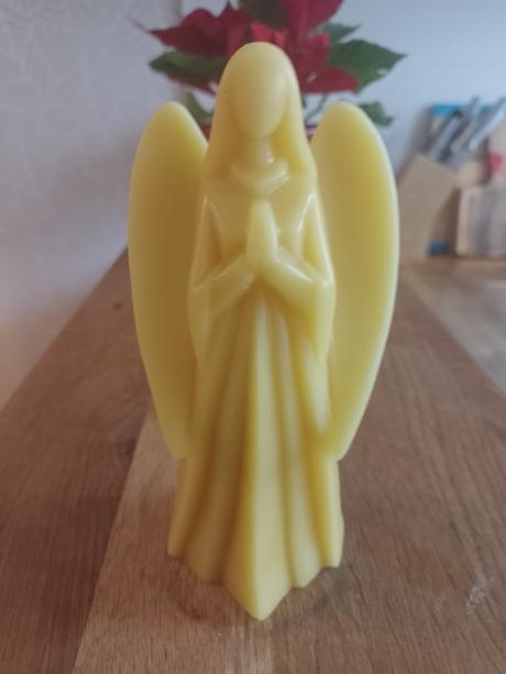 Anjel zo včelieho vosku, 