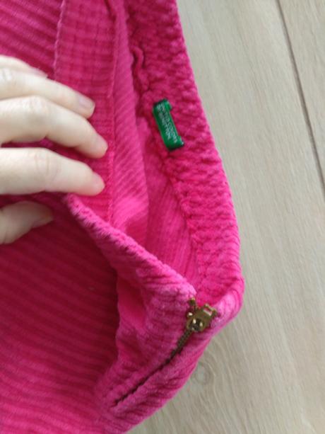 Menžestrová suknička, benetton,110