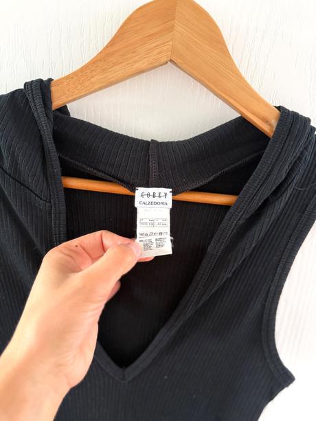 Rebrované čierne šaty bez rukávov s kapucňou, calzedonia,m