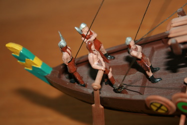 Model vikingskej lode s ochranným sklom,