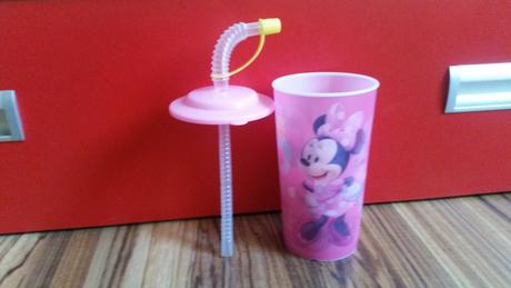 Umely detsky  pohar, 