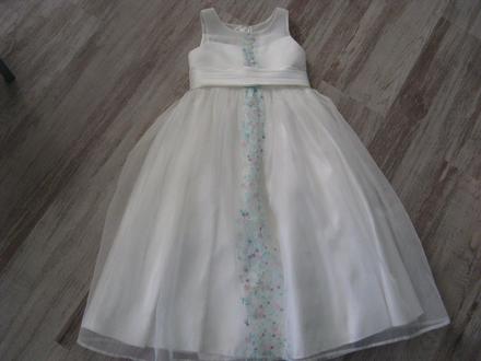 Spoločenské šaty, 134