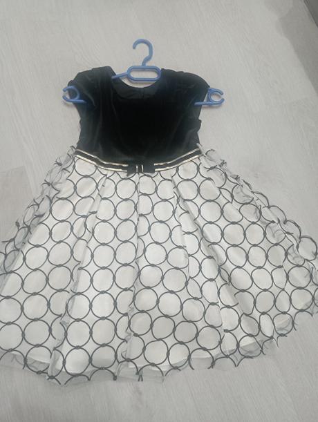 Slávnostné saty, 122