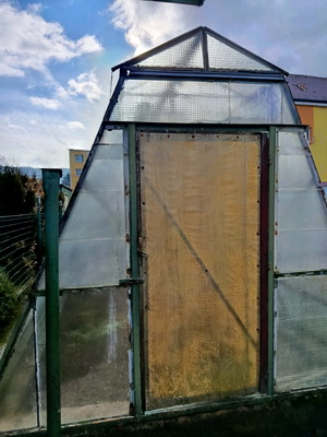 Skleník do záhrady - darujem za odvoz, 