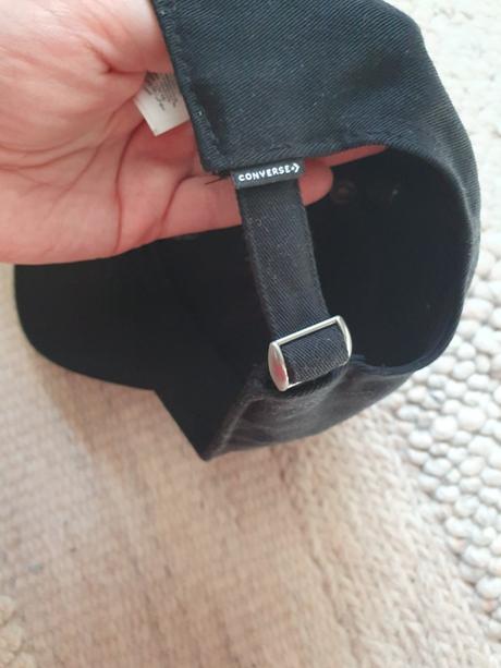 Converse šiltovka, converse