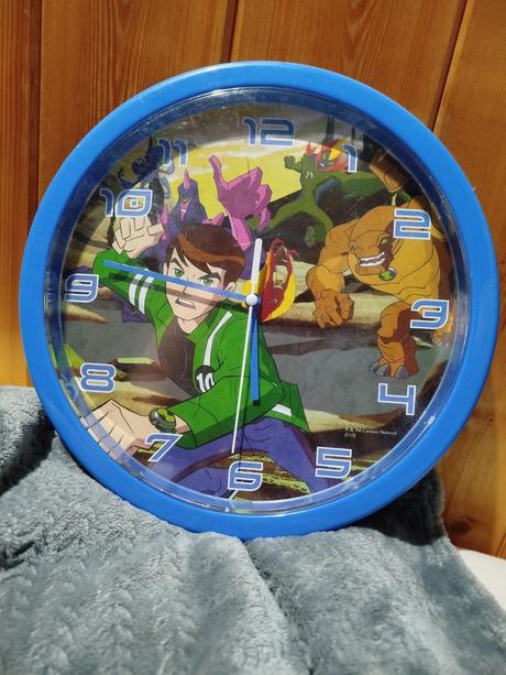 Ben10 hodiny na stenu,