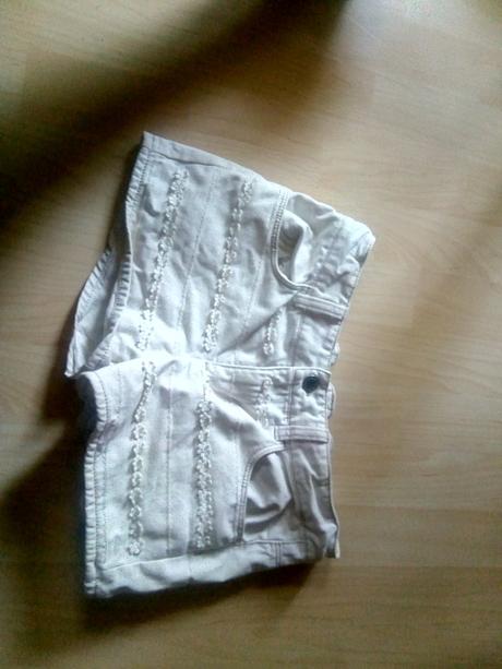 Dievcenske kratasy, benetton,146