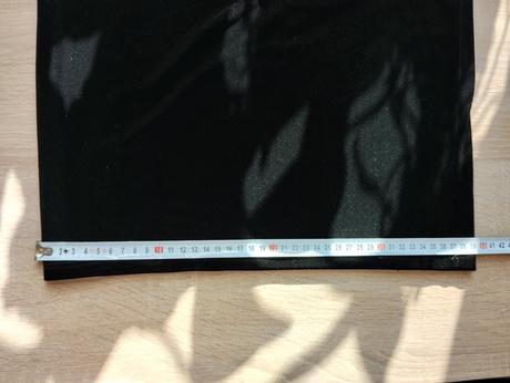 Čierne zamatové šaty, s