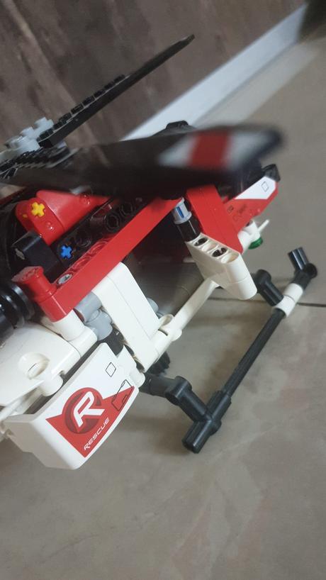 Lego technic 42092  - záchranárska helikoptéra top, 