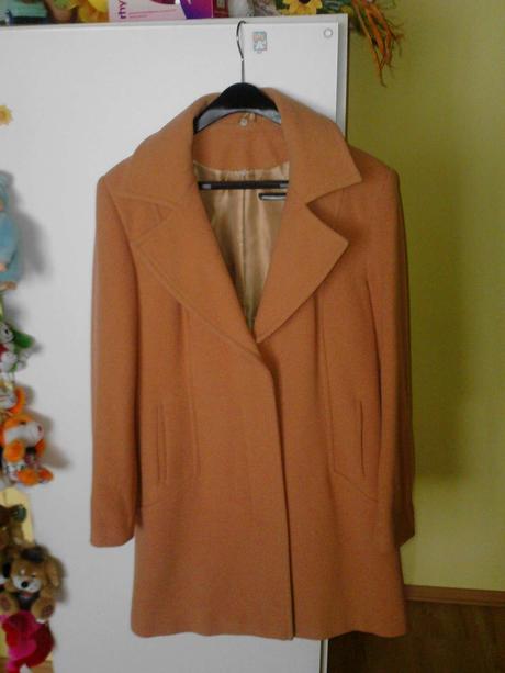 Flaušový kabát, 42