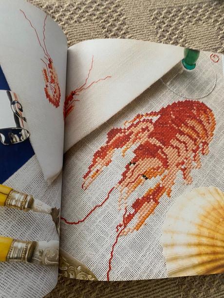 Krásna kniha výšiviek aj s predlohami, 