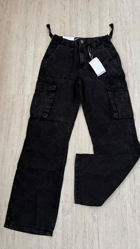 Kapsace 36, bershka,s