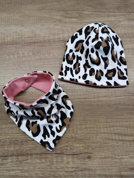 Čiapka so slintáčikom, <50 - 158