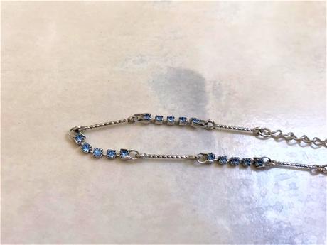 Jemný tenký náramok, 