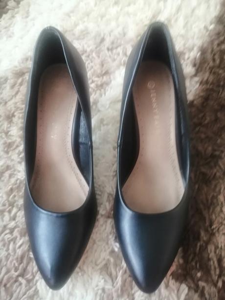 Lodičky nám veliké 37aj 1/2, 38