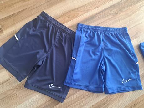 Komplet tricko+kratasy velk.137az147 a 147az158, nike,140