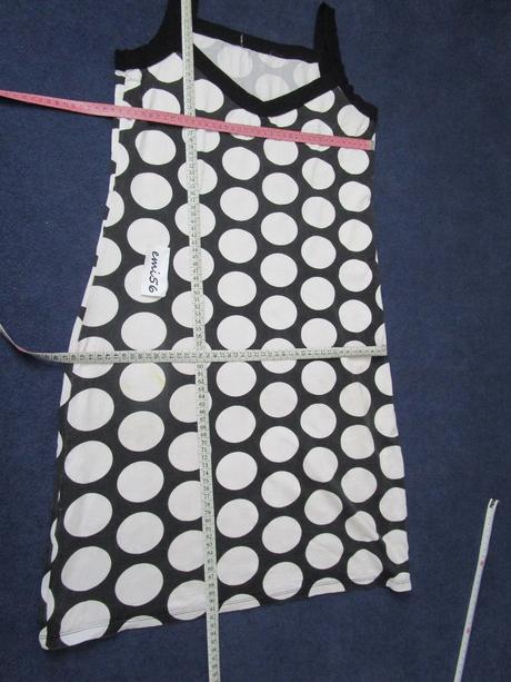 2244. bodkované šaty, m