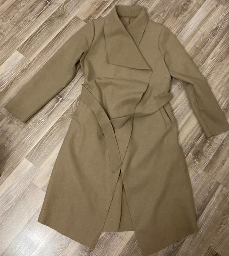 Krásny béžový kabát, m