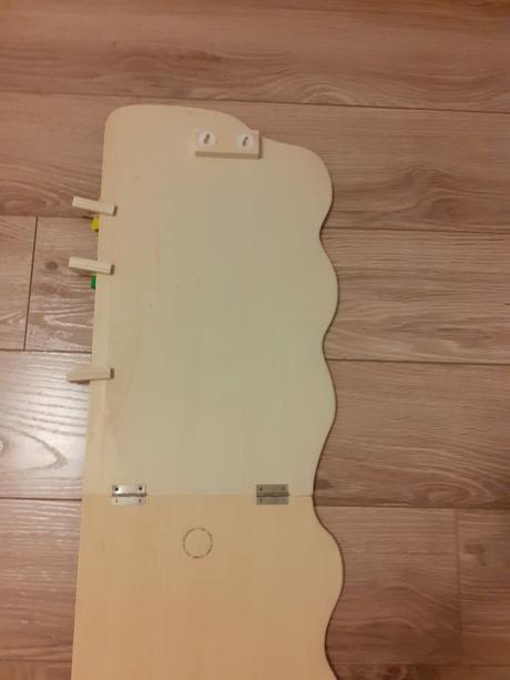 Drevený meter na stenu, 